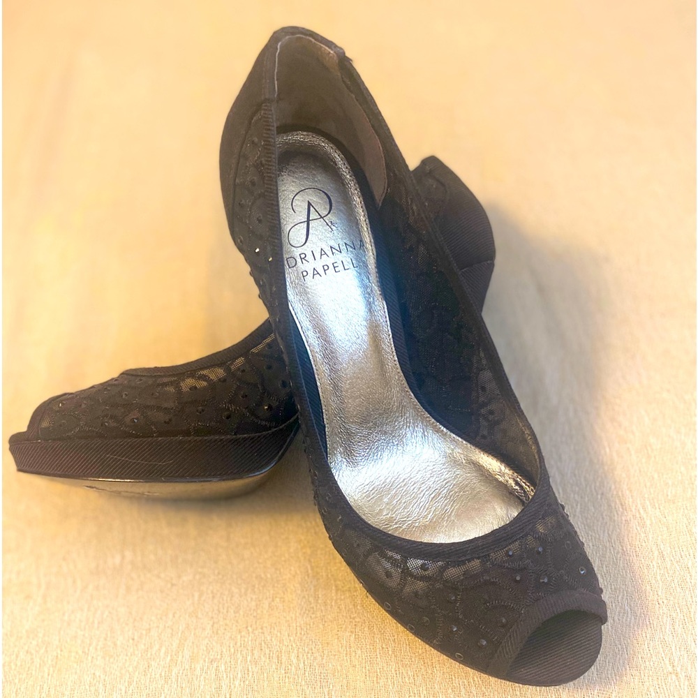 Adrianna Papell Peep Toe 4” Heels Size 6M
